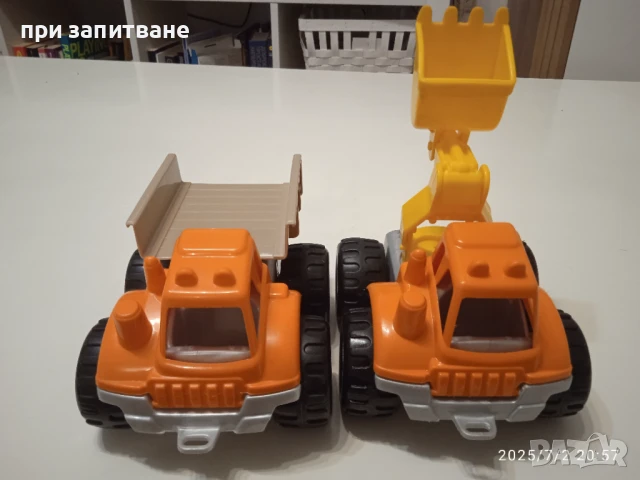  2 бр. камиончета, големи пластмасови, made in France