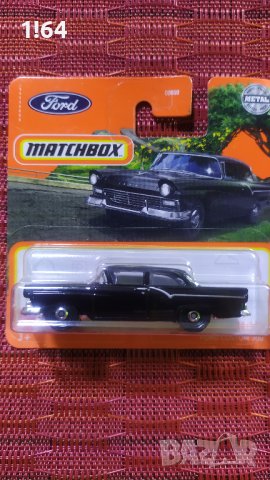 Matchbox Ford Custom 300, снимка 1 - Колекции - 44309373
