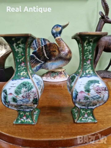 Чифт редки антикварни колекционерски китайски вази Клоазоне- Маркировки , снимка 3 - Антикварни и старинни предмети - 49009862