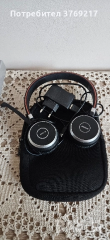 Jabra слушалки с микрофон, зарядно и меко калъфче подарък