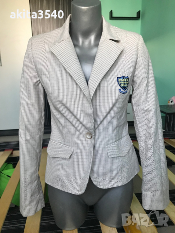 Бежово сако с емблема на 2ра английска гимназия, снимка 2 - Сака - 36206816