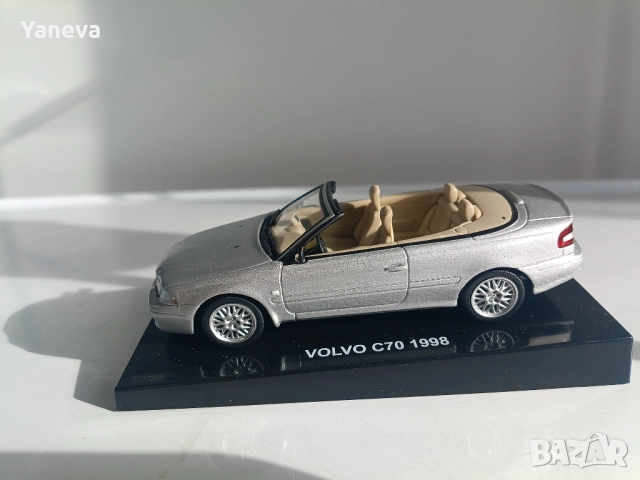 Умалени модели на легендарни автомобили, снимка 13 - Коли, камиони, мотори, писти - 52204389