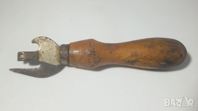 Ретро отварачка за бутилки и други неща с издута дръжка