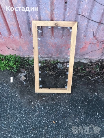 Дървена рамка с лампички на батерии