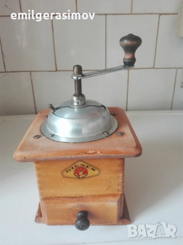 Микроскоп , пишеща машина и мелница за кафе., снимка 14 - Други стоки за дома - 50492201