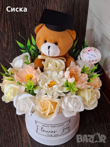 ⚘️Букет със сапунени цветя от пластичен сапун и плюшено мече за бъдеща абитуриентка, снимка 4 - Подаръци за жени - 50498868