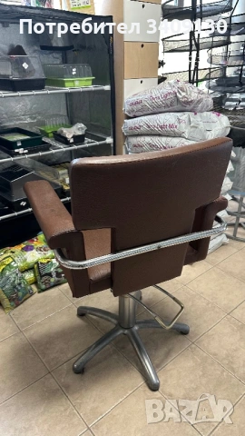 Два броя фризьорки столове , снимка 2 - Столове - 53101485