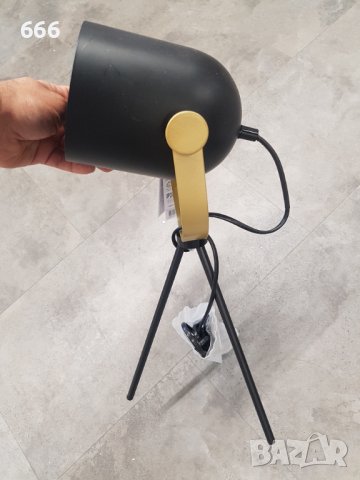 Настолна лампа