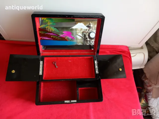 Стара Японска Лакова Кутия , Ракла,Латерна, Рисувана, Седеф, снимка 5 - Антикварни и старинни предмети - 50121303