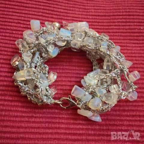 Гривна Новолуние, лунен камък. 