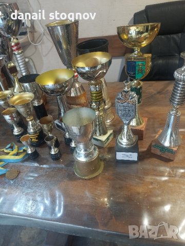 Колекция от 21купи от първенства и бронзов медал 