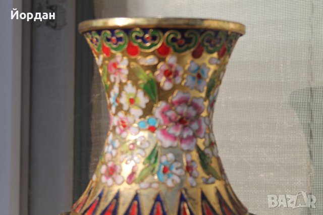 Китайска ваза месинг с емайл , снимка 2 - Колекции - 39699486