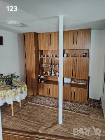 Продавам Къща на два етажа двор , снимка 5 - Къщи - 56049710