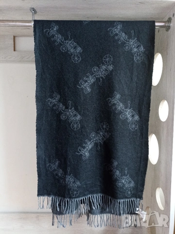 Дамски шал Coach