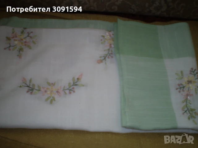 Бродирана голяма покривка за маса многоцветна бродерия, снимка 2 - Покривки за маси - 51042297