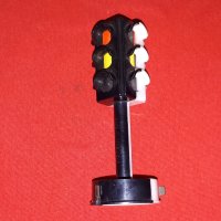 Стар пластмасов светофар с пътни знаци., снимка 9 - Колекции - 42262697