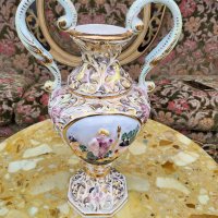 Италианска порцеланова ваза 038, снимка 1 - Антикварни и старинни предмети - 39488868