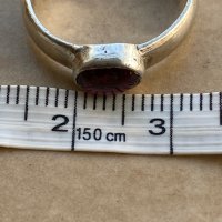 Сребърен пръстен с гранат кабошон, снимка 5 - Пръстени - 44195241