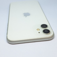 Корпус за iPhone 11 бял употребяван, снимка 2 - Резервни части за телефони - 44779147
