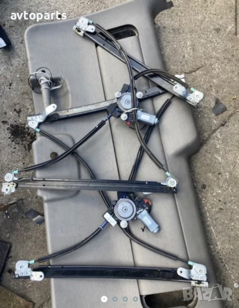 Chrysler voyager 2004г стъклоповдигач с машинка ел стъкло преден десен, снимка 1