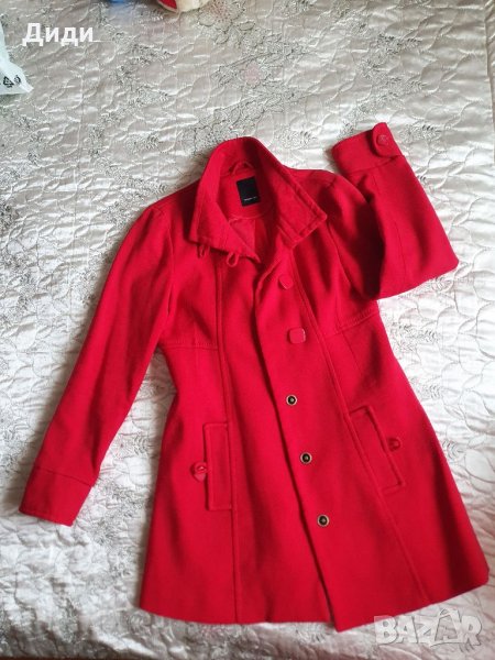 Червено палто , снимка 1