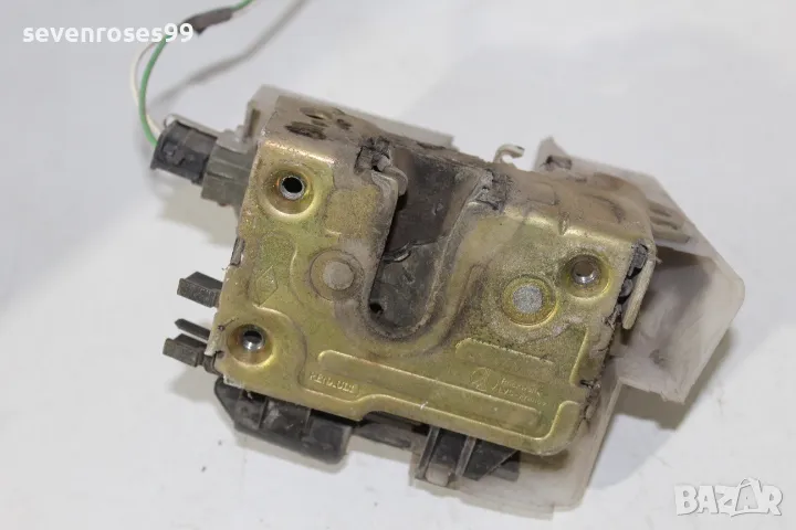 Брава врата предна дясна Рено Меган Сценик 1998 1.6i Renault Megane Scenic, снимка 1