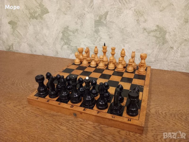 Шах с дървени фигури , снимка 1