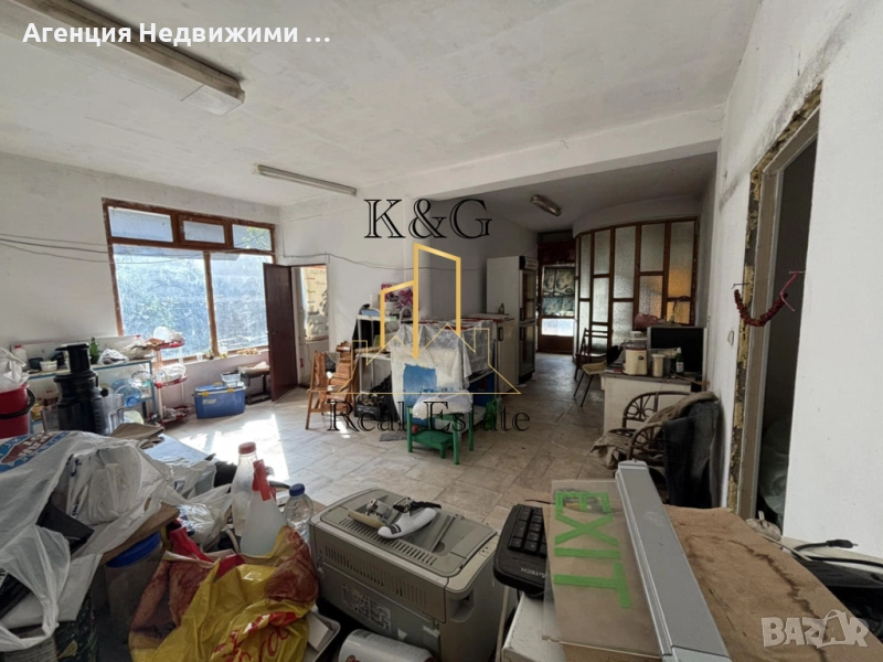 Търговски обект в централната част на гр. Разград, снимка 1