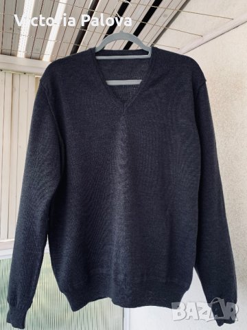 Пуловер V-деколте 100% меринос Италия, снимка 2 - Пуловери - 42549869
