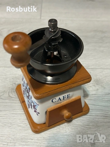 Дървена с порцелан ръчна мелница за кафе , снимка 4 - Кафемашини - 53351166