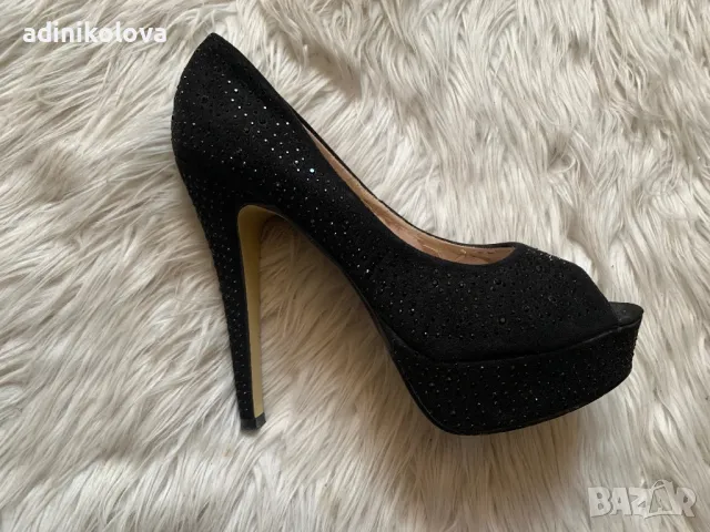 Черни обувки на ток с камъни, снимка 2 - Дамски обувки на ток - 47665532