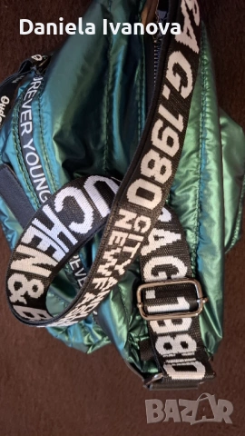 Чисто нова,чудесна,стилна,функционална,дамска чанта,чисто ново портмоне,чисто нови каренца,общо: 22€, снимка 9 - Чанти - 53419382