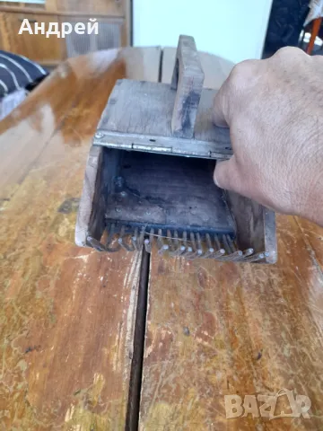 Старинен уред за бране на боровинки #3, снимка 3 - Антикварни и старинни предмети - 50234395