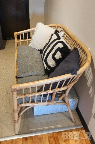 Двуместен бамбуков диван от Jysk, снимка 2 - Дивани и мека мебел - 53173967