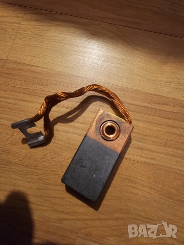 графитни четка за ел. двигатели   20 х 32 х 64 мм големи графитни четки , снимка 3 - Резервни части за машини - 28422859