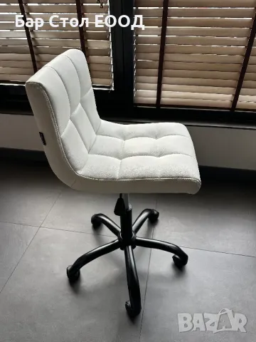 Стол на колелца Queens, снимка 3 - Столове - 43195980