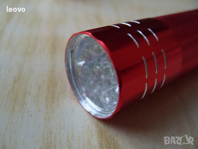 Джобен компактен фенер с 9 LED излъчвателя, снимка 2 - Други - 42589124