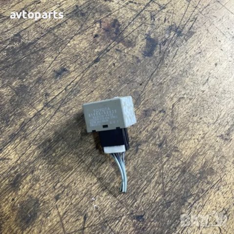 Toyota avensis verso 2005година Реле Светлини