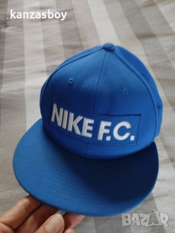 Nike F.C - страхотна шапка , снимка 2 - Шапки - 41480102