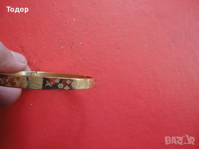 Страхотна позлатена гривна Louis Vuitton, снимка 9 - Гривни - 41203157