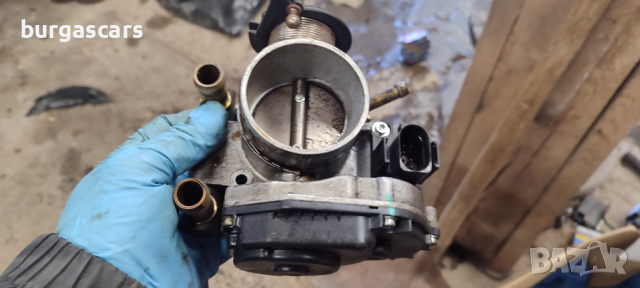 Дроселова клапа VW Passat 1.8-125к.с. ADR - 100лв, снимка 2 - Части - 44510096