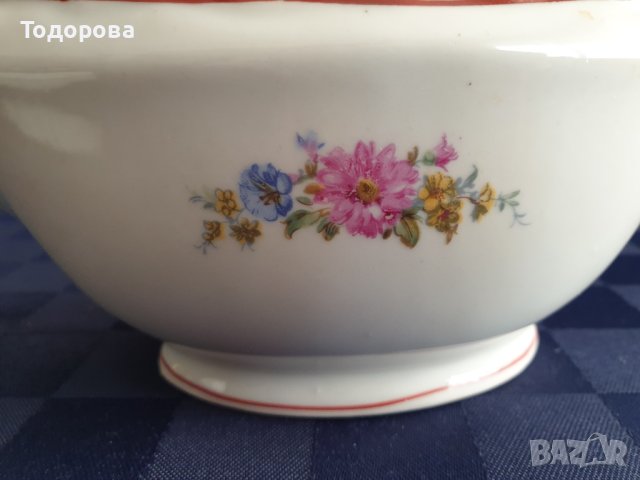 Българска порцеланова сосиера-Китка-Нови пазар, снимка 2 - Чинии - 41748580
