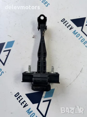 8181054P00000 обтегач фиксатор за предна лява врата от Suzuki Vitara Hybrid 1.4T