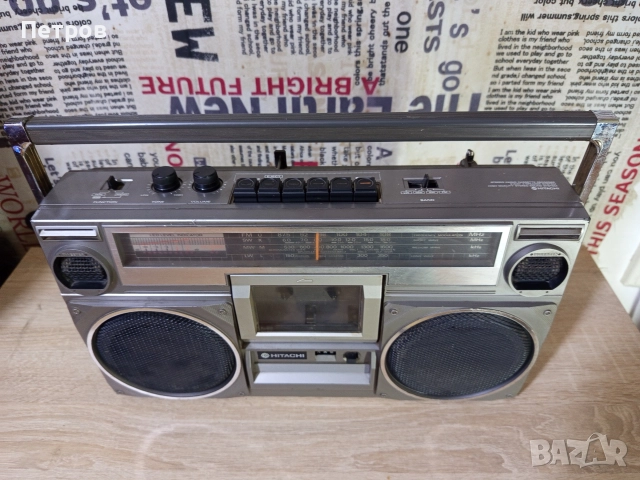 Касетофон "Hitachi"TRK-7000E, снимка 2 - Радиокасетофони, транзистори - 52844527