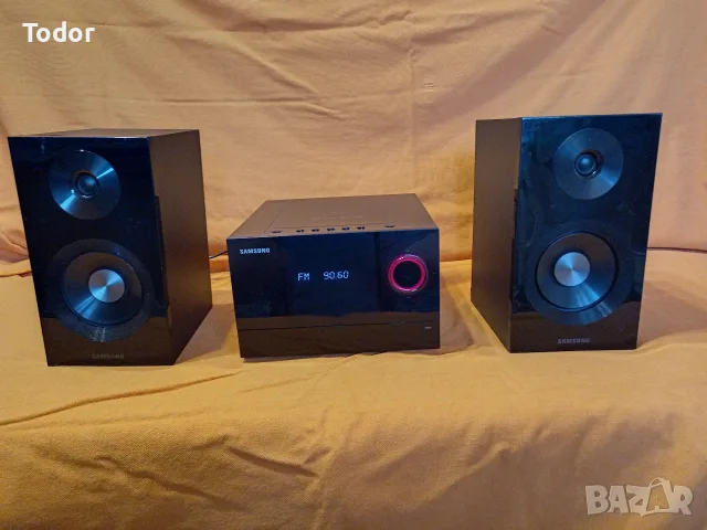 Продавам Mini Stereo уредба SAMSUNG MM-C330D.