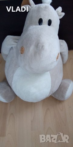 Голям плюшен хипопотам