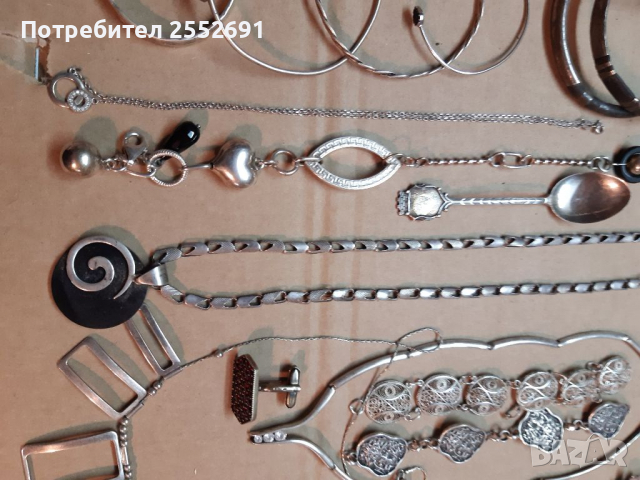 Накити , снимка 7 - Колиета, медальони, синджири - 36189412