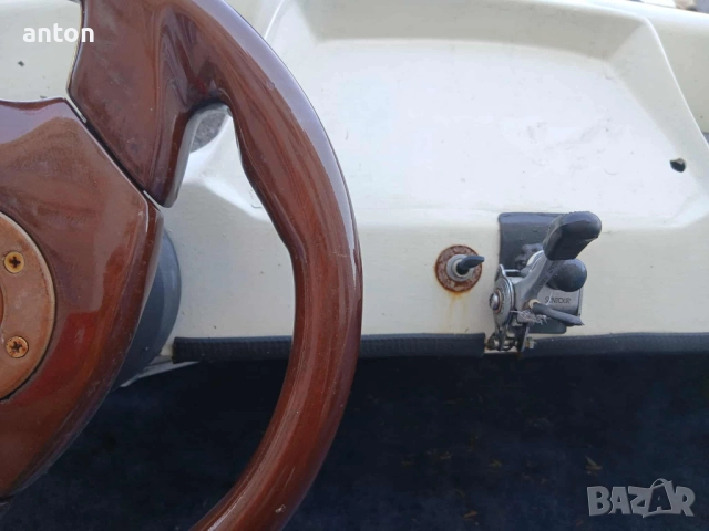 Продавам Моторна лодка Shakespeare Fibreglass със извънбордов двигател Mariner 4 конски сили двутакт, снимка 5 - Воден транспорт - 51515160