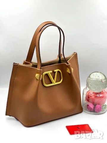 чанти valentino garavani , снимка 3 - Чанти - 51303477