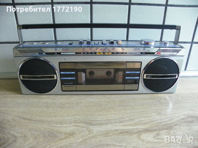 Мини стерео касетофон SANYO M7100LE, снимка 2 - Радиокасетофони, транзистори - 41897828